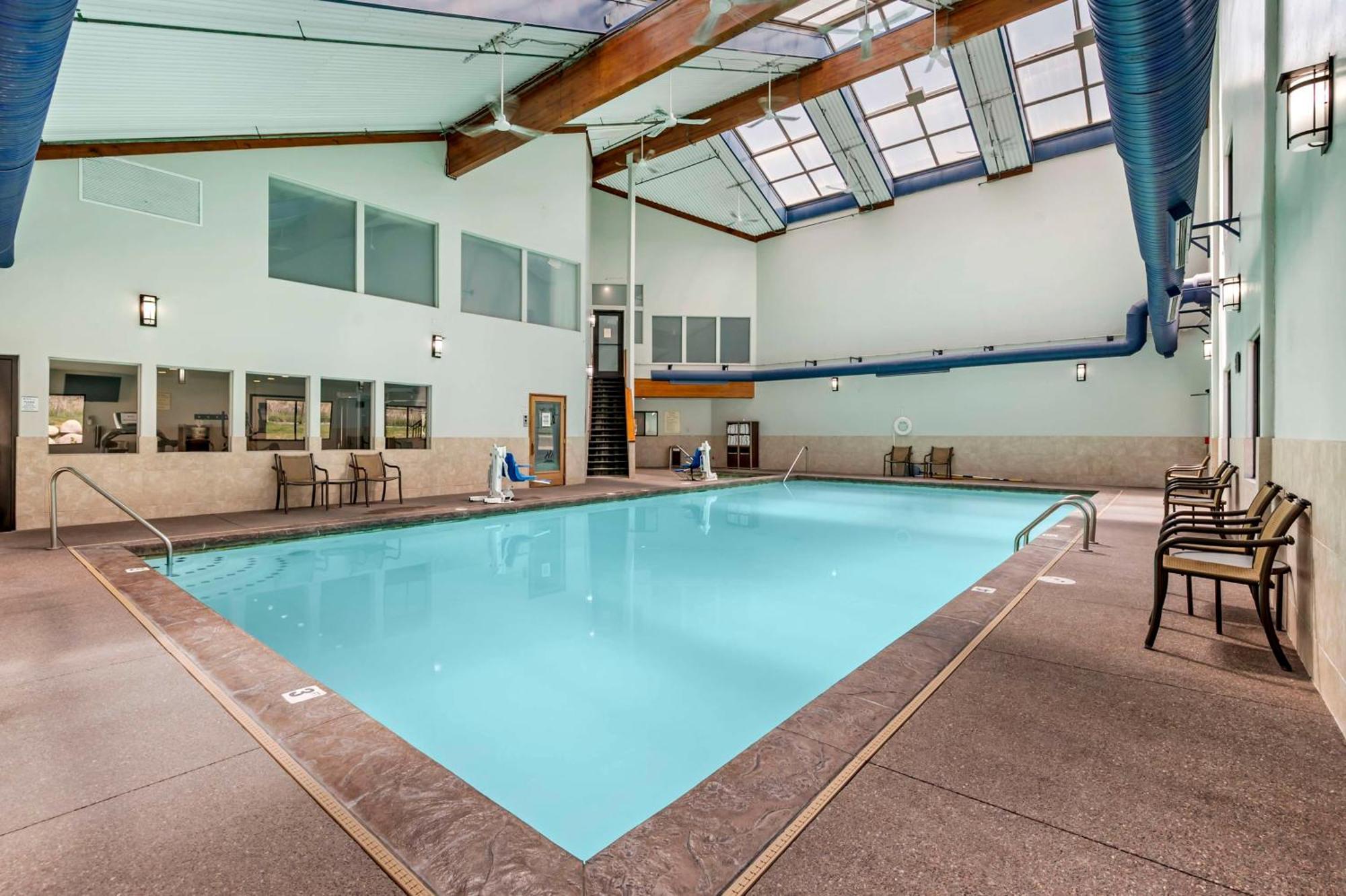 Best Western Plus Eagle Vail Airport Екстериор снимка
