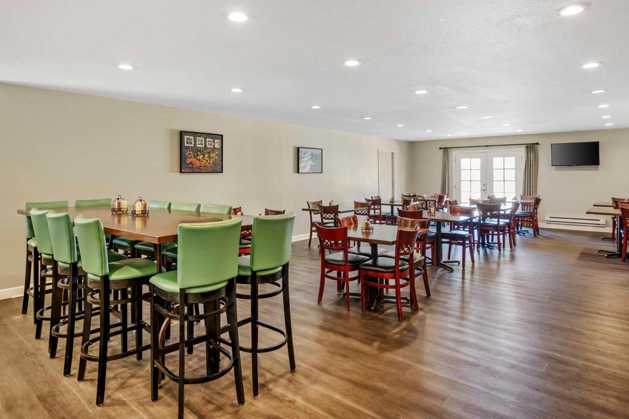 Best Western Plus Eagle Vail Airport Екстериор снимка