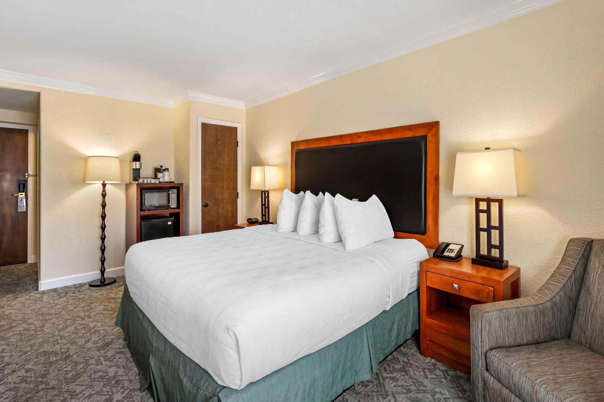 Best Western Plus Eagle Vail Airport Екстериор снимка