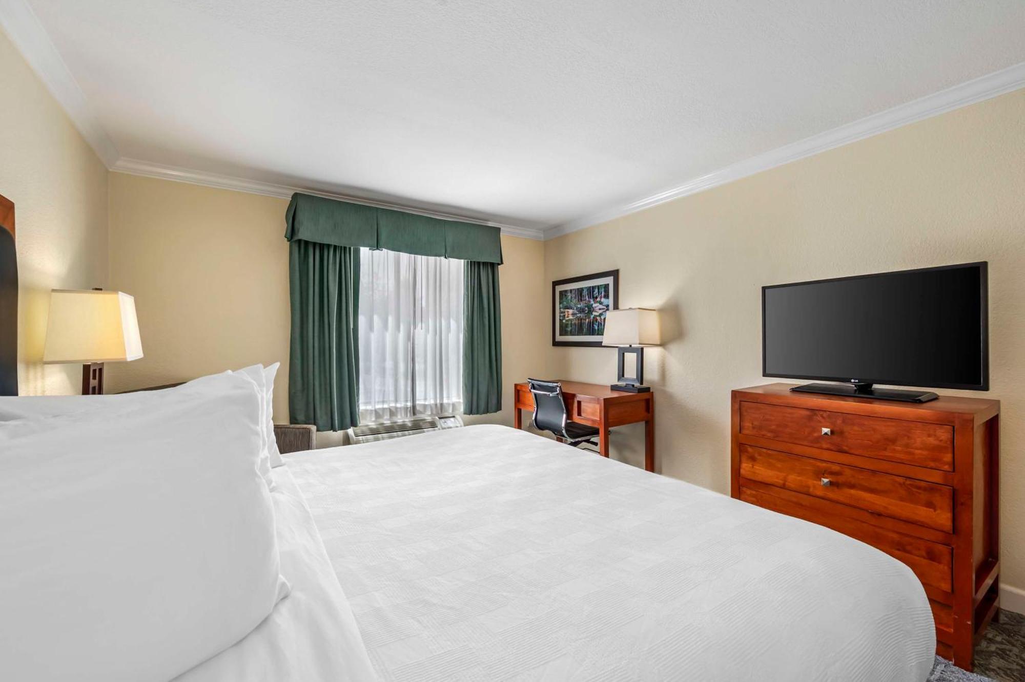 Best Western Plus Eagle Vail Airport Екстериор снимка