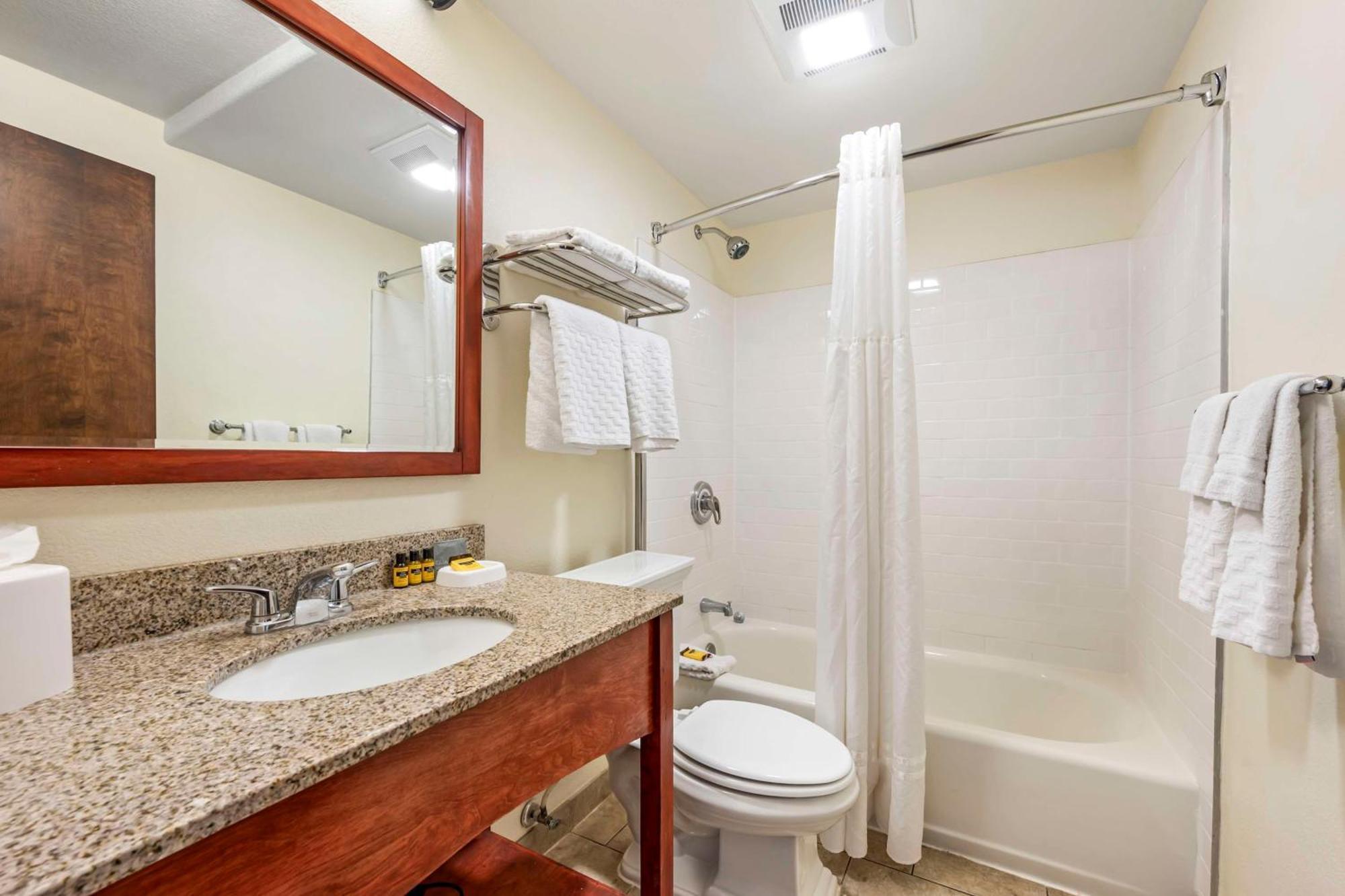 Best Western Plus Eagle Vail Airport Екстериор снимка