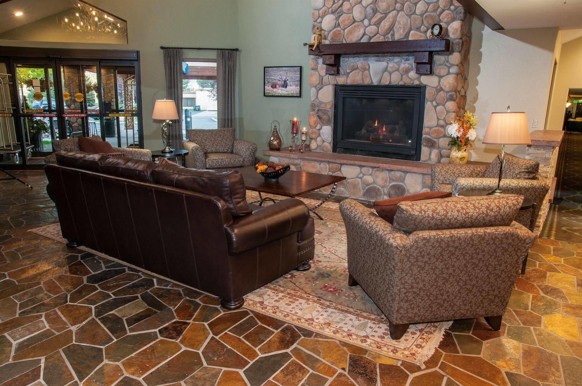 Best Western Plus Eagle Vail Airport Екстериор снимка