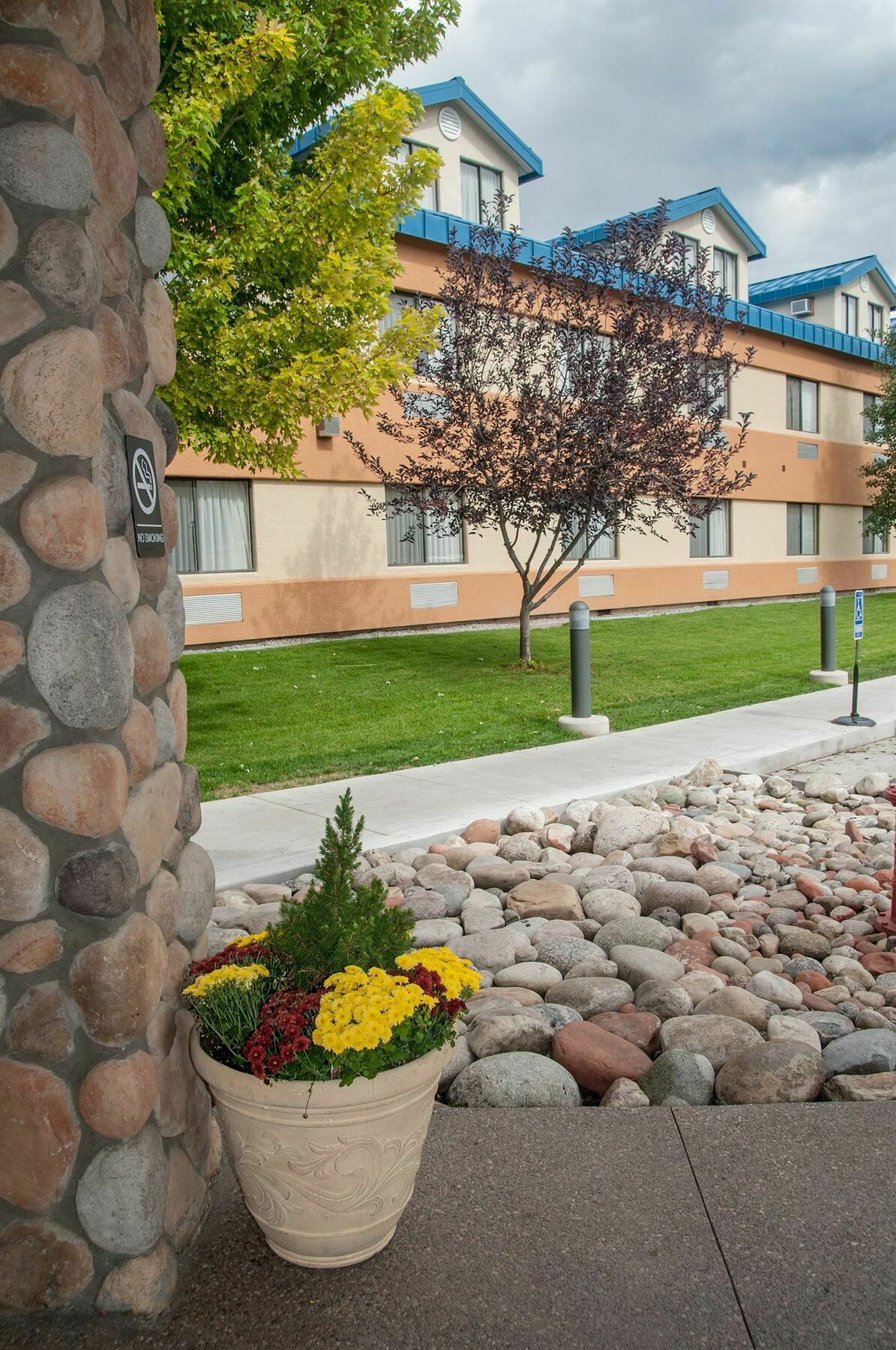 Best Western Plus Eagle Vail Airport Екстериор снимка