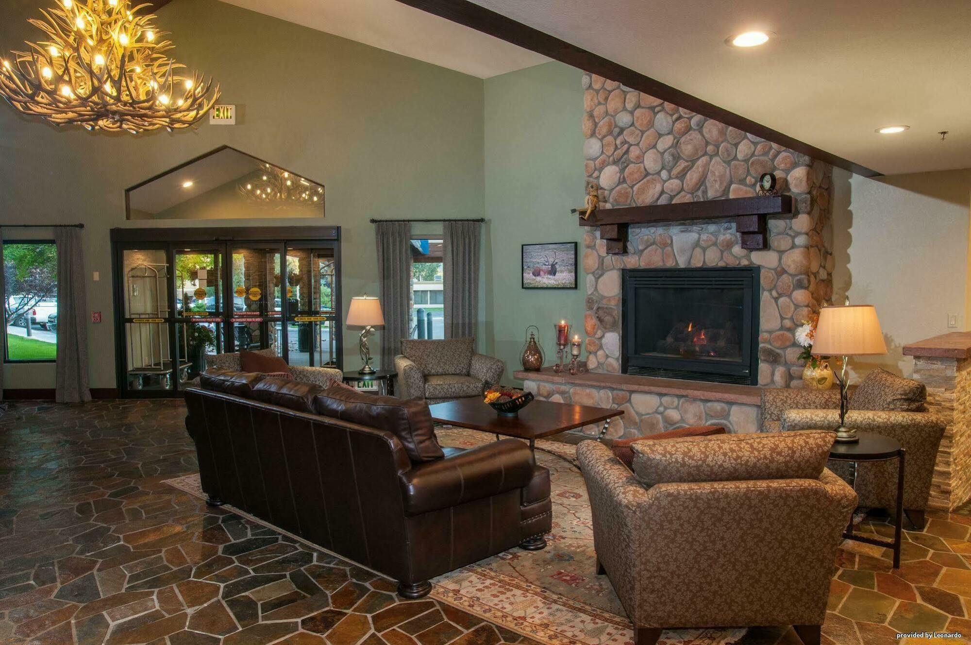 Best Western Plus Eagle Vail Airport Екстериор снимка