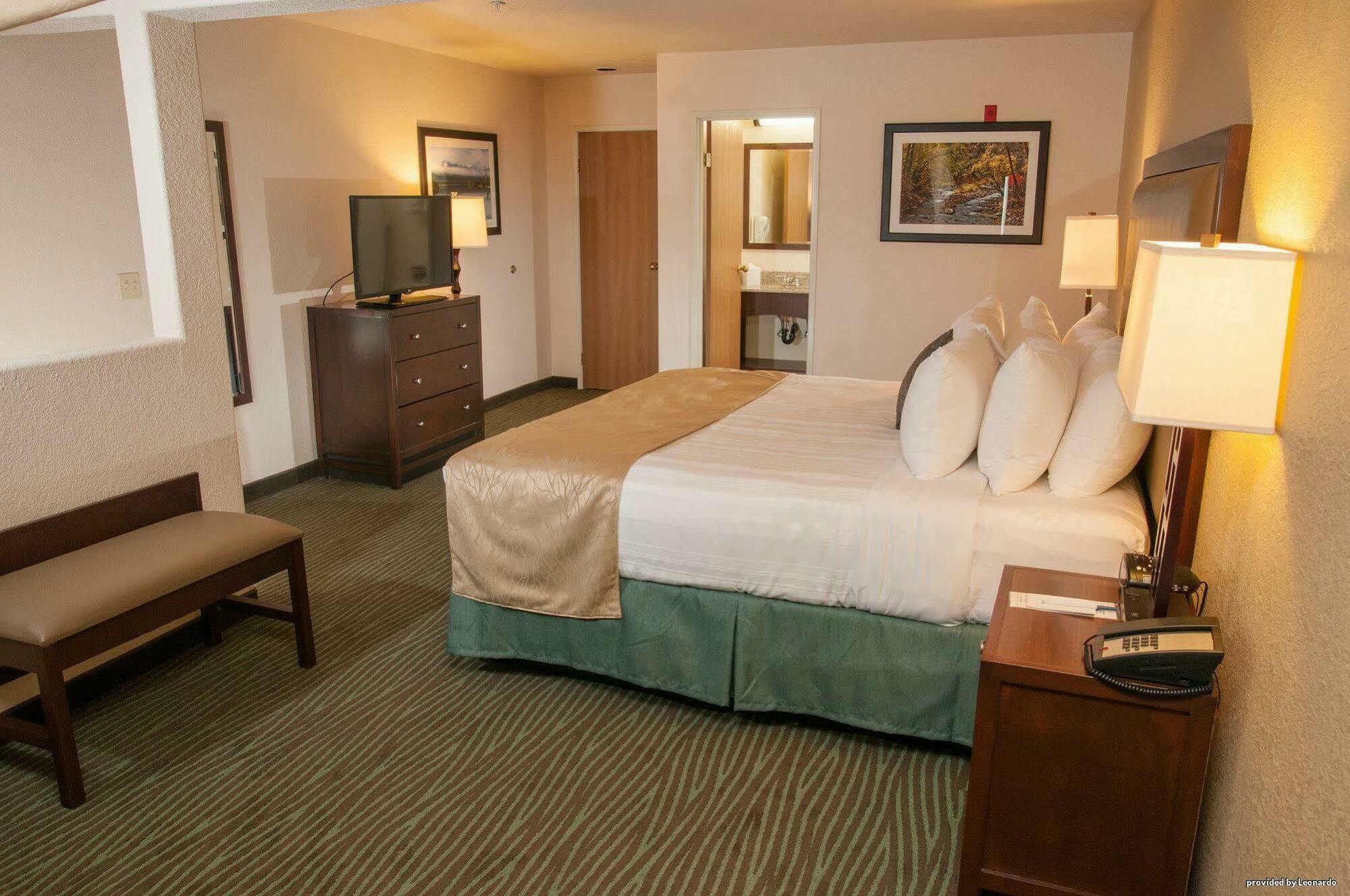 Best Western Plus Eagle Vail Airport Екстериор снимка